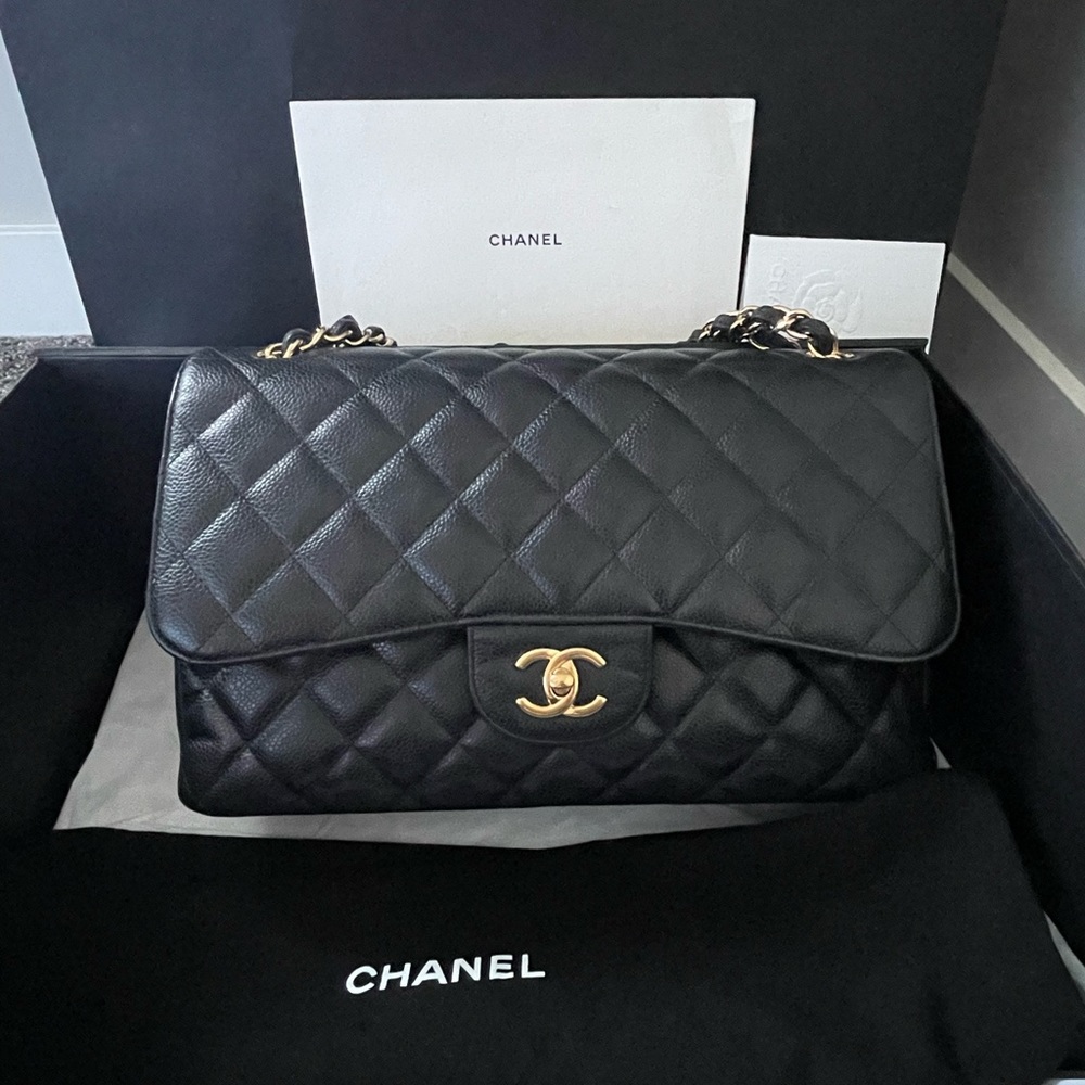 ✨Chanel Classic Jumbo Double Flap✨Black, Caviar, Gold Hardware